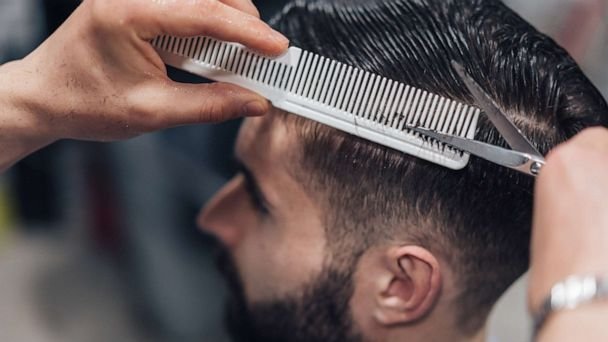 How to Cut Your Hair in 6 Simple Steps (For Men)